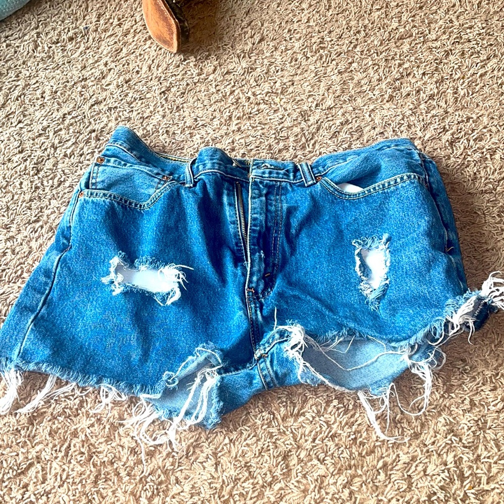 Levi shorts size L